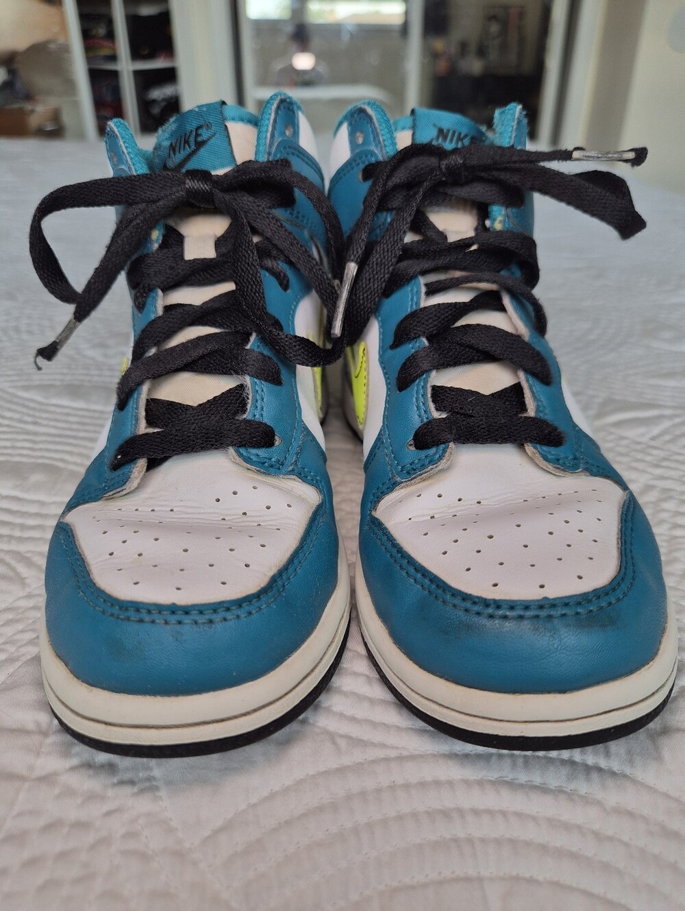 VGUC Nike Dunk High Sneakers Bright Spruce Volt colorway Youth Boys 1.5 - Picture 7 of 13
